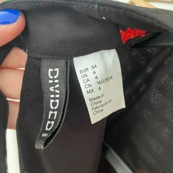 H&M floral long sleeve dress / size 4 / black / - Picture 4 of 4